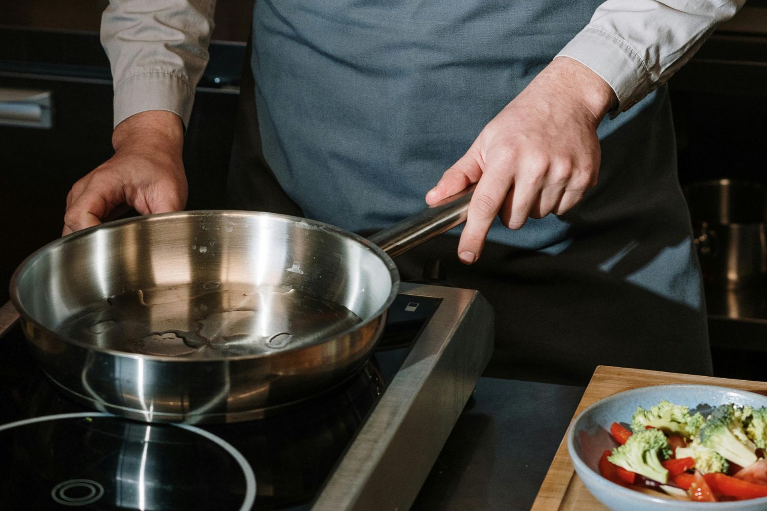 tuto culotter sa poêle en inox comme un chef cuisinier